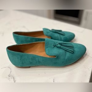 J Crew suede tassel loafers - color: green